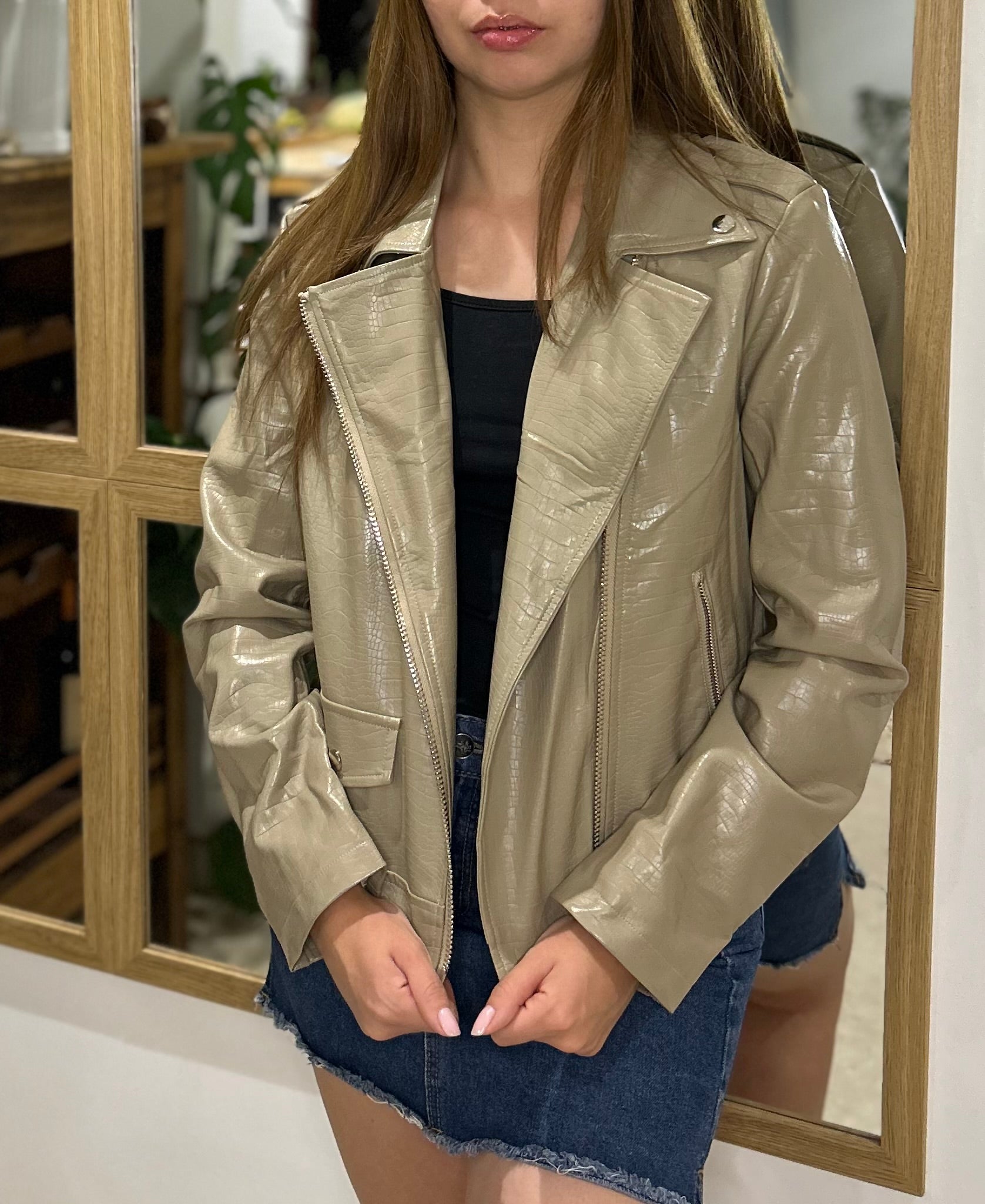 Chaqueta Eco Cuero - Color Beige
